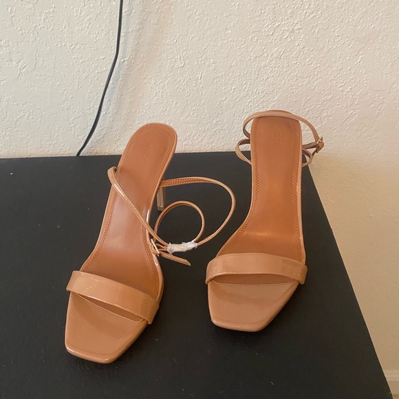 heels - Picture 2 of 2